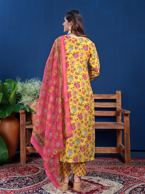 Women's Yellow Cotton Blend Floral Printed  Kurta Set With Dupatta