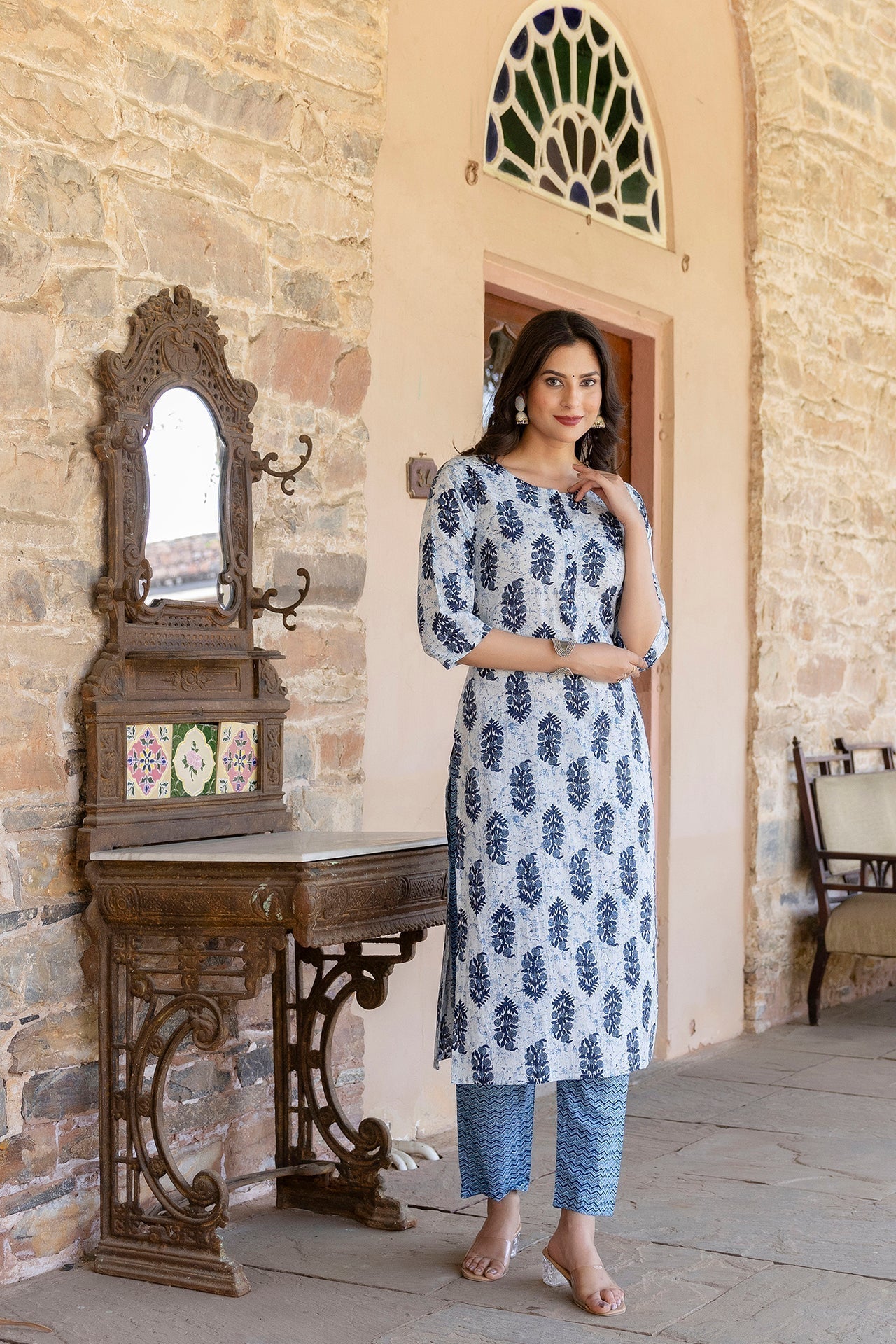 Women Blue Printed Straight Kurta with Three Quarter Sleeves WomensFashionFun