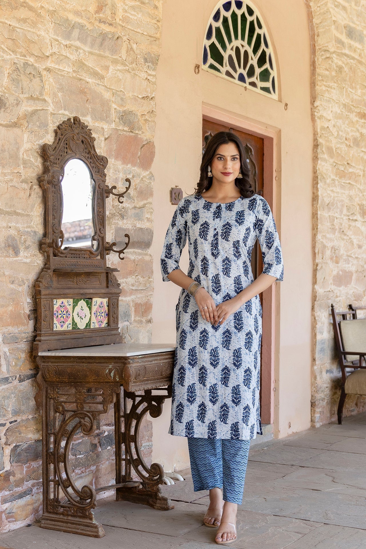 Women Blue Printed Straight Kurta with Three Quarter Sleeves WomensFashionFun