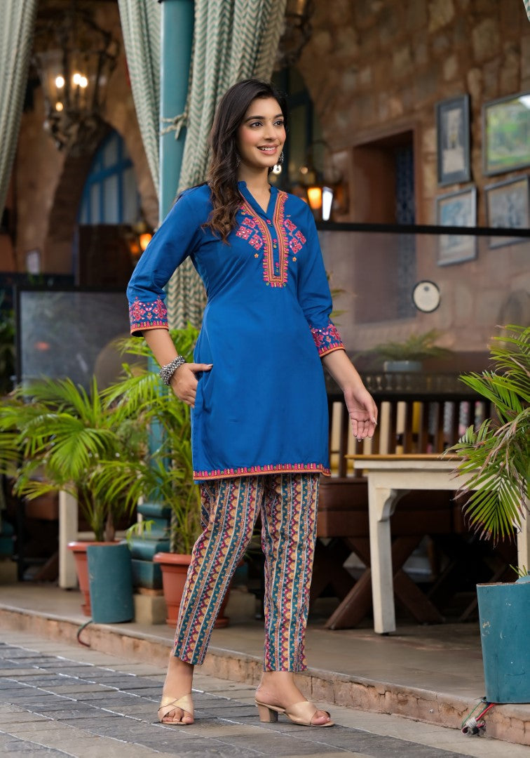 Blue Thread Embroidered Liva Rayon Short Kurta And Pant Set With Buttons & Coins