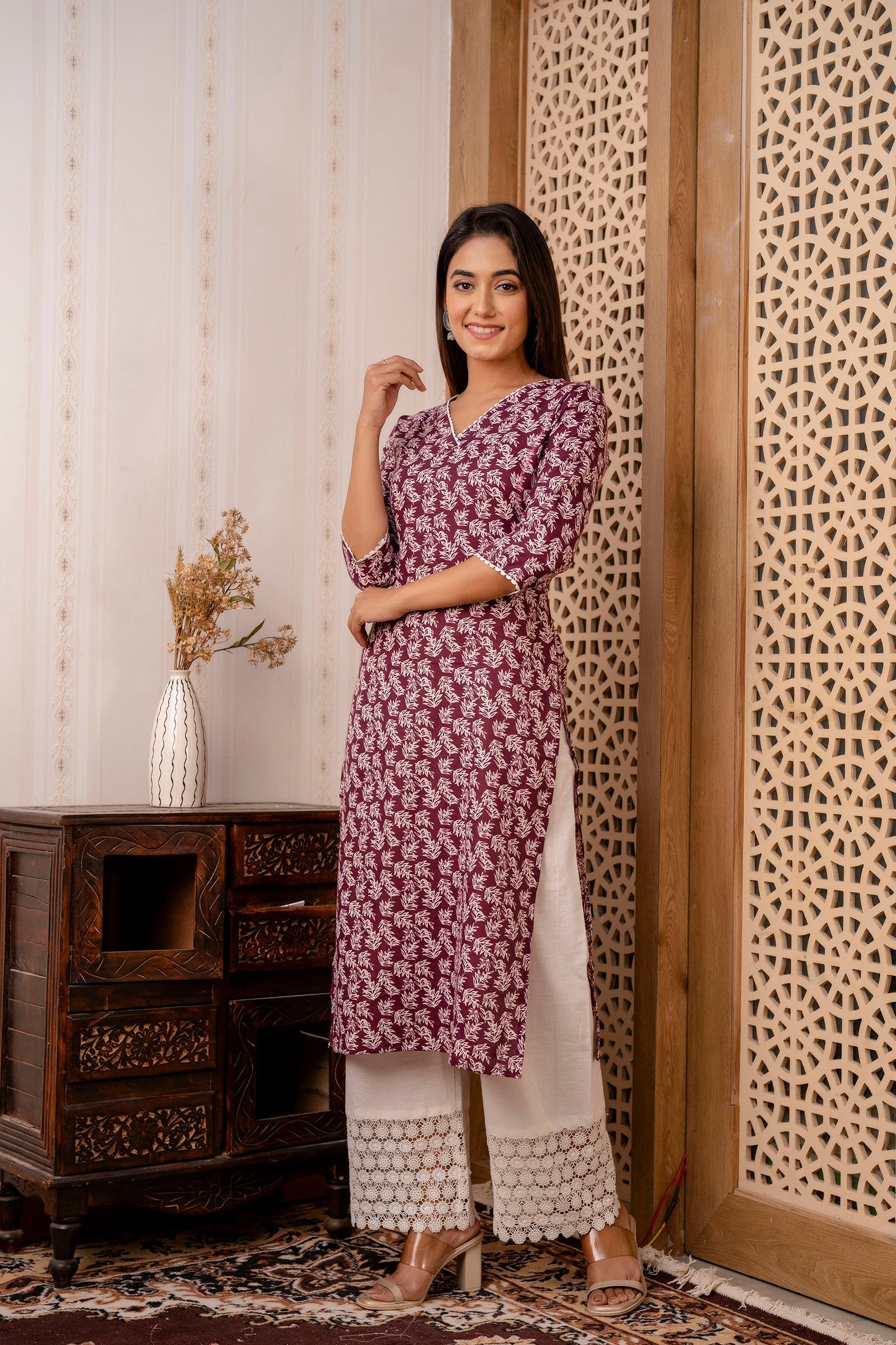 Women Purple Printed Straight Kurta With Three Quarter Sleeves WomensFashionFun