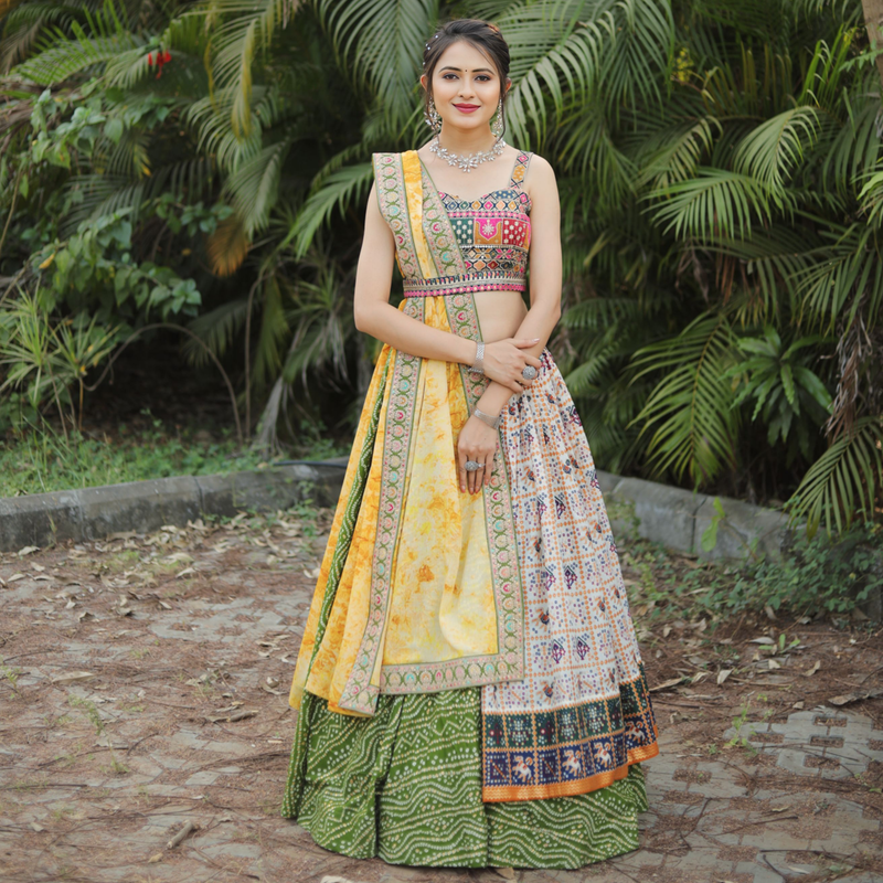 Women Bandhej Patola Foil Print Lahenga Choli Set