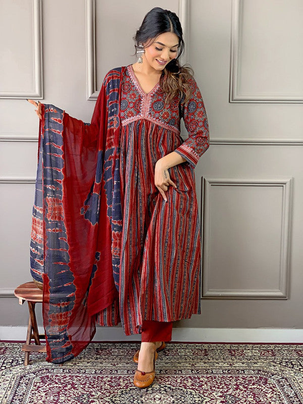 Women Embroidered Cotton Kurta Pant Set With Digital Print Dupata