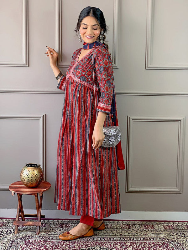 Women Embroidered Cotton Kurta Pant Set With Digital Print Dupata