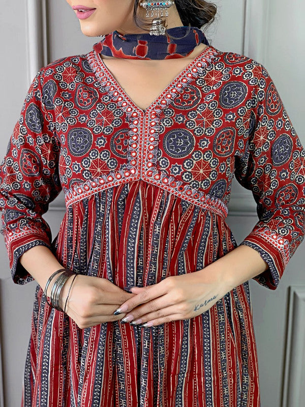 Women Embroidered Cotton Kurta Pant Set With Digital Print Dupata