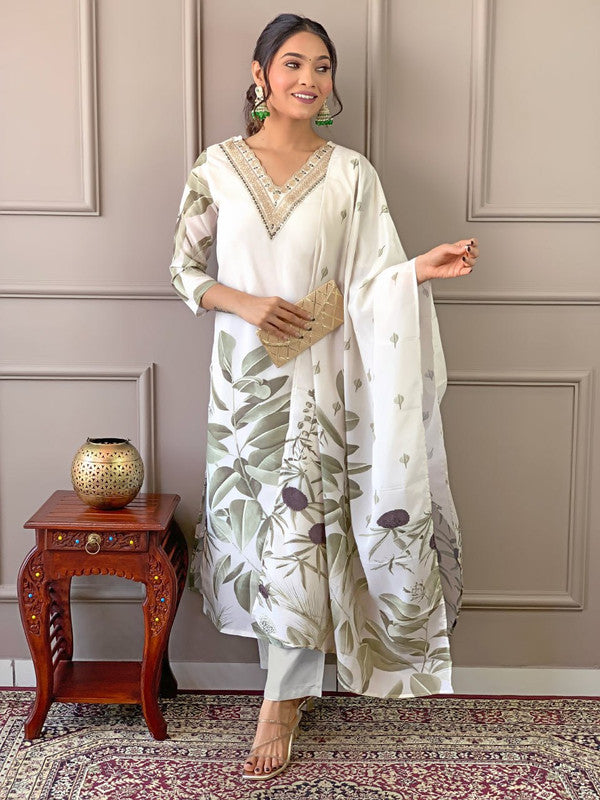 Women Embroidered  French Crepe with Cotton Lining Kurta Pant Set With Dupata