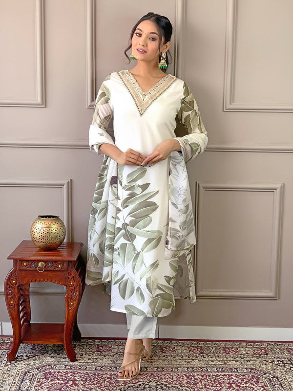 Women Embroidered  French Crepe with Cotton Lining Kurta Pant Set With Dupata