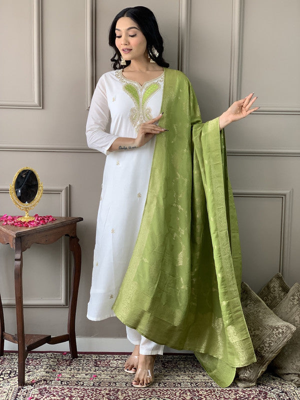 Women's Off White viscose blend with Embroidered Straight Kurta with Viscose blend Pant And viscose Jacquard Dupatta Sets | womensfashionfun