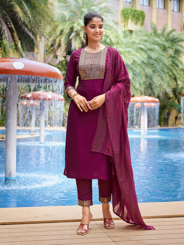 Women's Silk Blend Solid Straight Kurta Pant With Dupatta