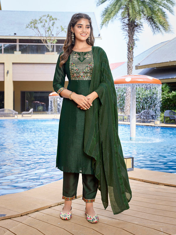 Women's Silk Blend Solid Straight Kurta Pant With Dupatta