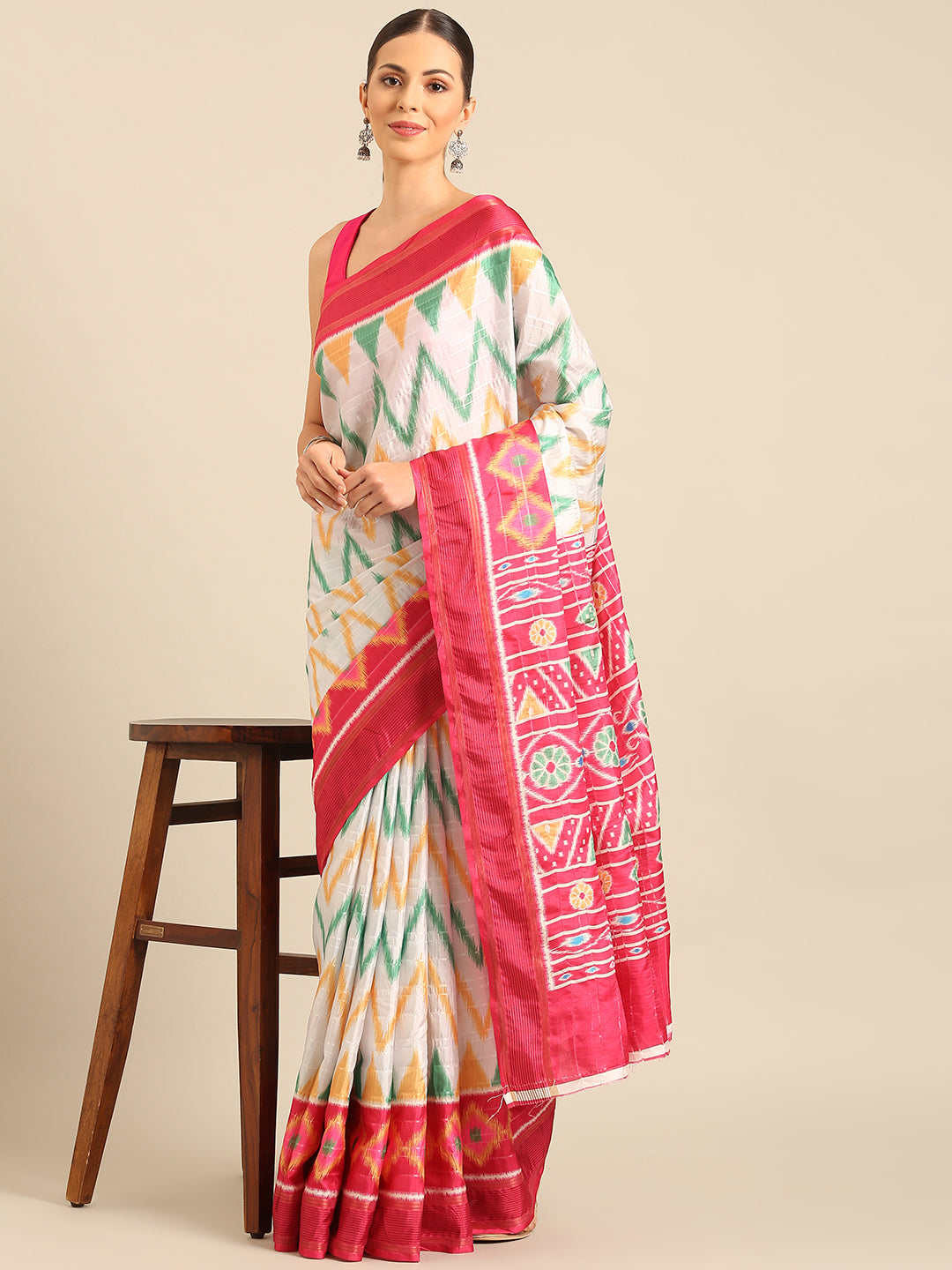 Women White Cotton Digital Print Party Wear  Saree