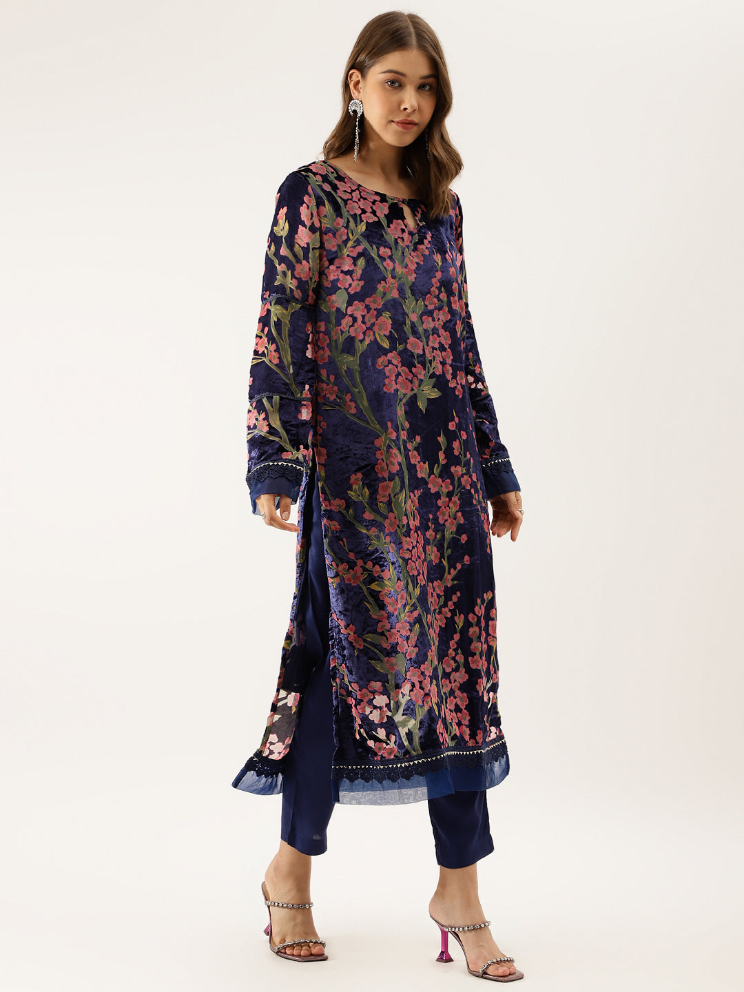 Women Blue Floral Burnout Velvet Kurta Set with Organza Dupatta